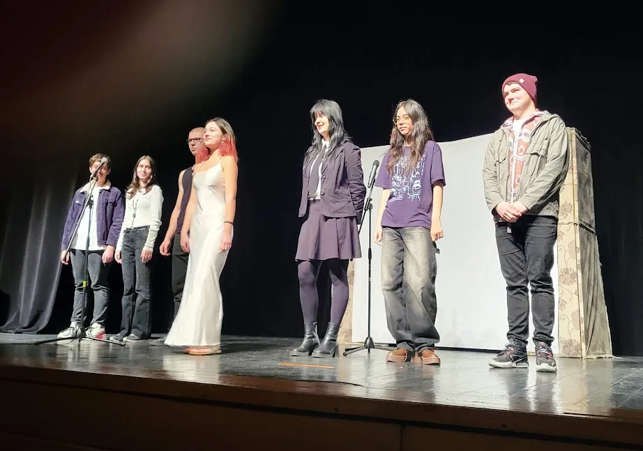 Copii participând la Arta actorului